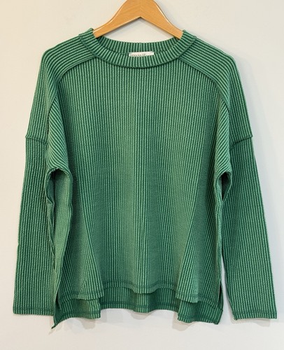 Nwt green zenana raised rib - zenana,